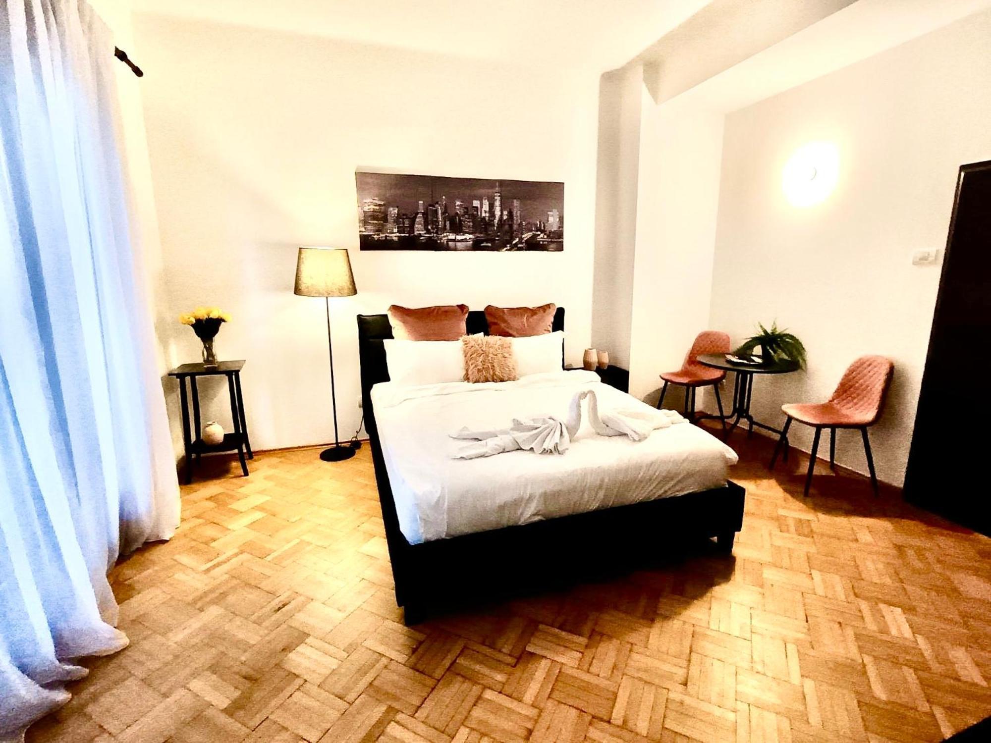 Apartament Square